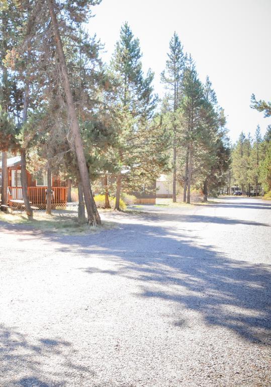 Bend-Sunriver Camping Resort Two-Bedroom Cabin 5 Exteriör bild